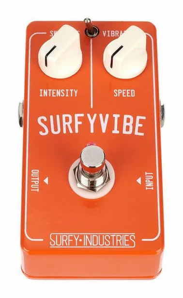 Surfy Industries SurfyVibe Vibrato, connettori sul retro dell'unita
