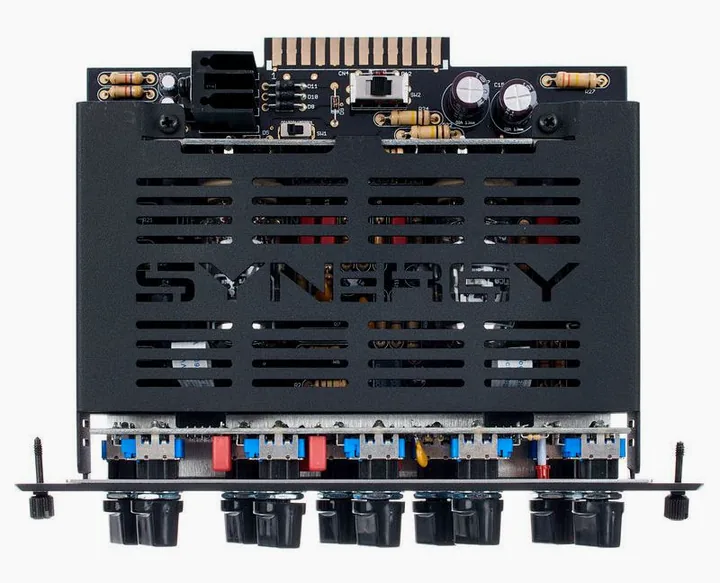 Synergy Diezel VH4 Pre-Amp, vista dall'alto della testata