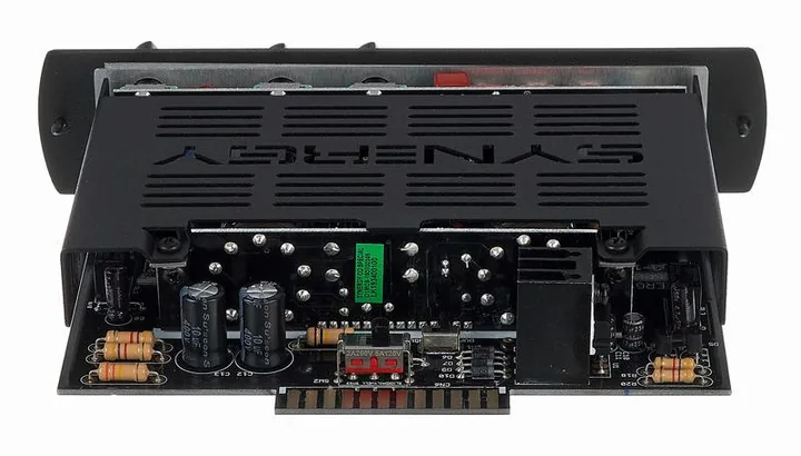 Synergy OS Pre-Amp, vista laterale del cabinet