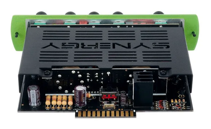 Synergy Steve Vai Signature, retro con le prese di collegamento