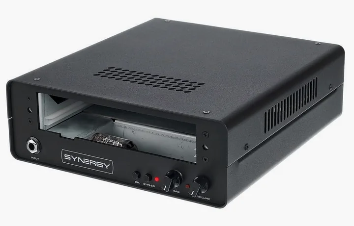 Synergy SYN-1 Preamp in primo piano frontale