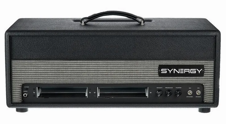 Synergy SYN-50 Head, retro con le prese di collegamento