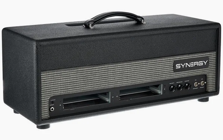 Synergy SYN-50 Head, retro con le prese di collegamento