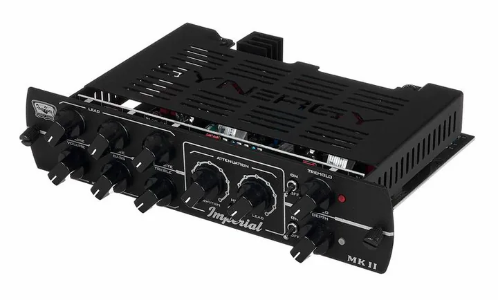 Synergy Tone King Imperial MKII Preamp in primo piano frontale
