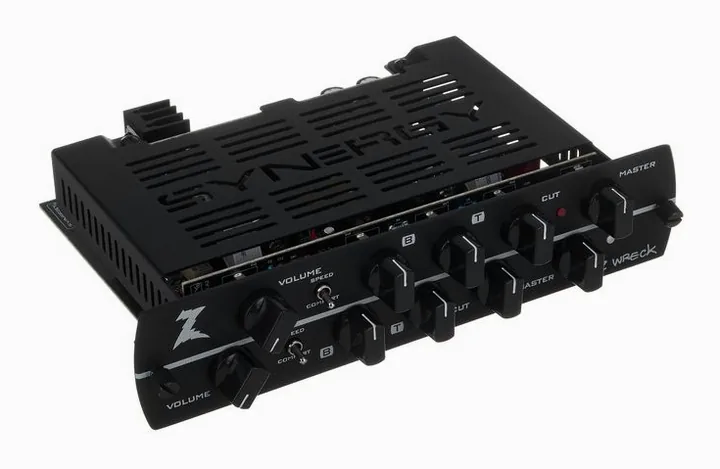 Synergy Z Wreck Preamp, manopole e selettore dei canali
