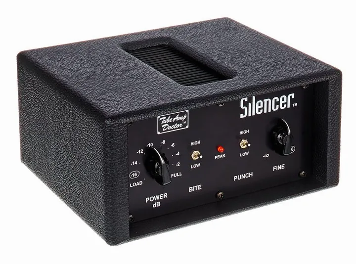 TAD Silencer 8 Ohms Black, logo e finiture del pannello frontale