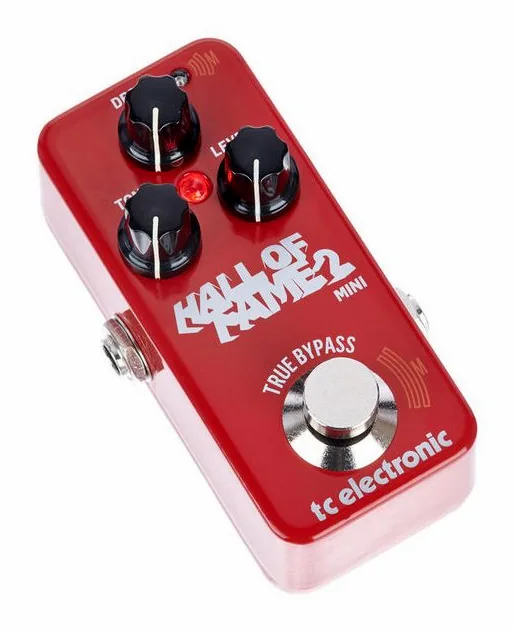 tc electronic Hall Of Fame 2 Mini Reverb, footswitch in primo piano