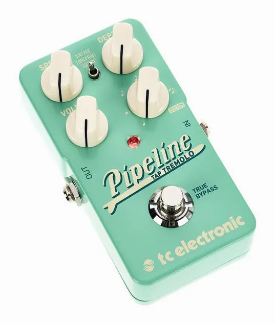 tc electronic Pipeline Tap Tremolo, footswitch in primo piano