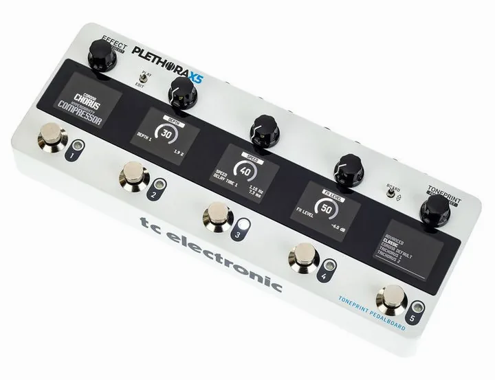 tc electronic Plethora X5, ingressi e uscite laterali