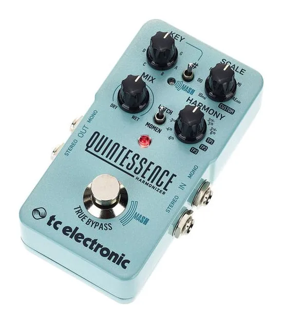 tc electronic Quintessence Harmony fotografato frontalmente