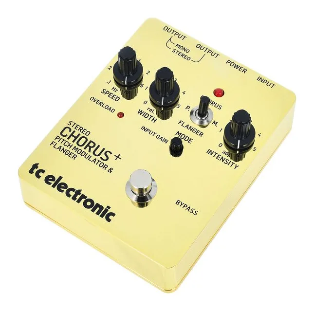 tc electronic SCF Gold SE Chorus/Flanger inquadrato di fronte su sfondo neutro