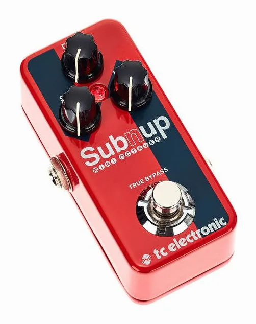tc electronic Sub'N'Up Mini Octaver, led e interruttore a pedale