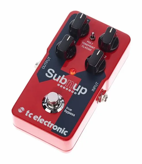 tc electronic Sub'N'Up Octaver in primo piano frontale