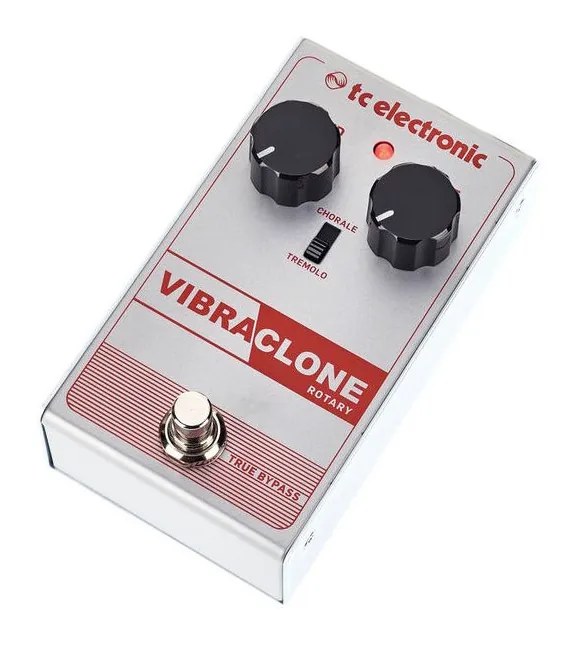 tc electronic Vibraclone Rotary inquadrato di fronte su sfondo neutro