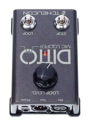 TC-Helicon Ditto Mic Looper, footswitch in primo piano