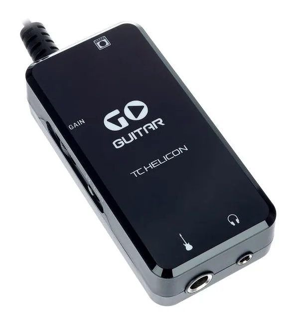 TC-Helicon GO GUITAR, logo e finiture del pannello frontale