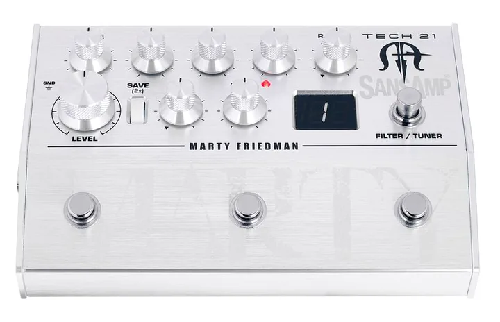 Tech 21 SansAmp Marty Friedman, angolo del cabinet