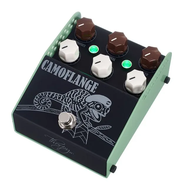 ThorpyFX Camoflange Flanger MKII inquadrato di fronte su sfondo neutro