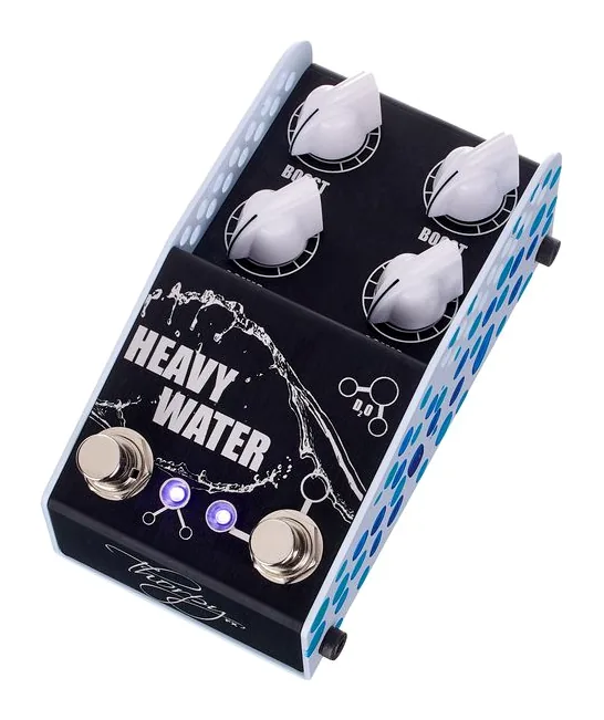 ThorpyFX Heavy Water Boost inquadrato di fronte su sfondo neutro