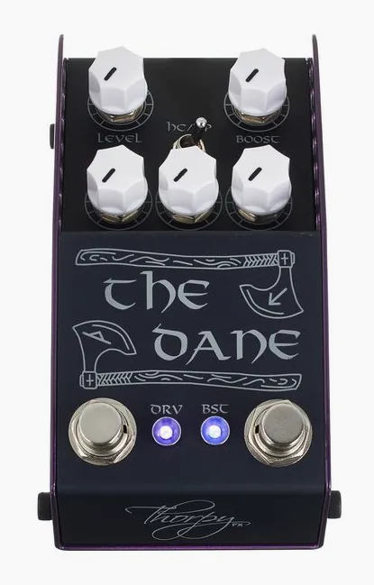 ThorpyFX The Dane MKII Overdrive/Boost, footswitch in primo piano