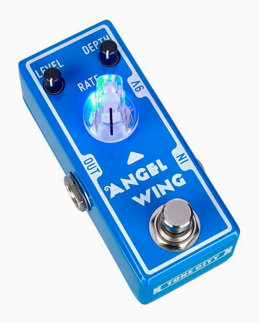 Tone City Angel Wing - Chorus, footswitch in primo piano