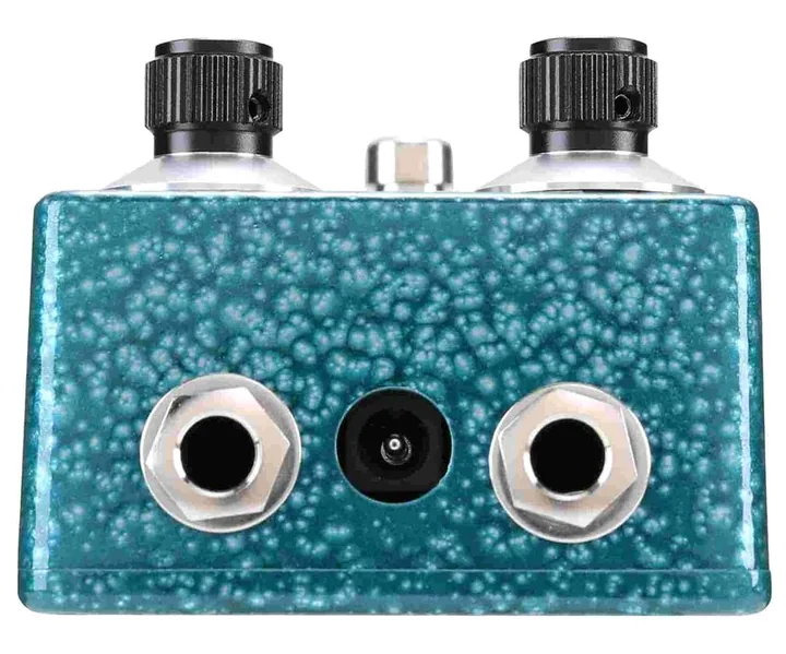 Tone City Golden Face Fuzz, ingressi e uscite laterali