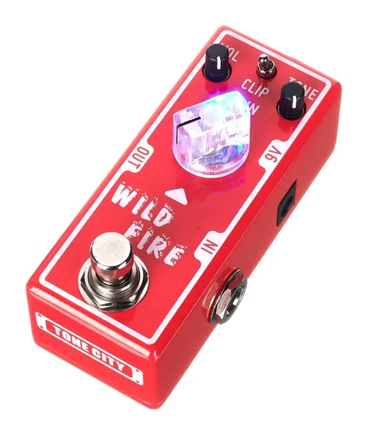 Tone City Wild Fire High-Gain Distortion in primo piano frontale