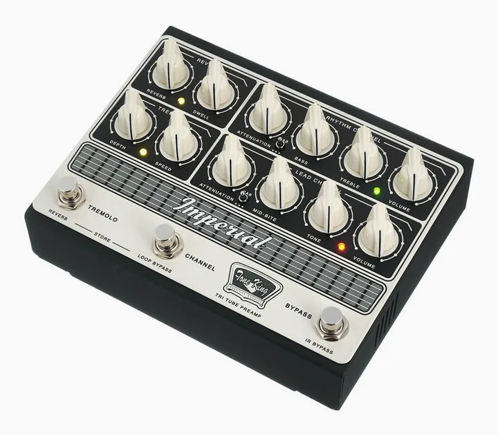 Tone King Imperial Tri-Tube Preamp, pannello dei controlli in primo piano