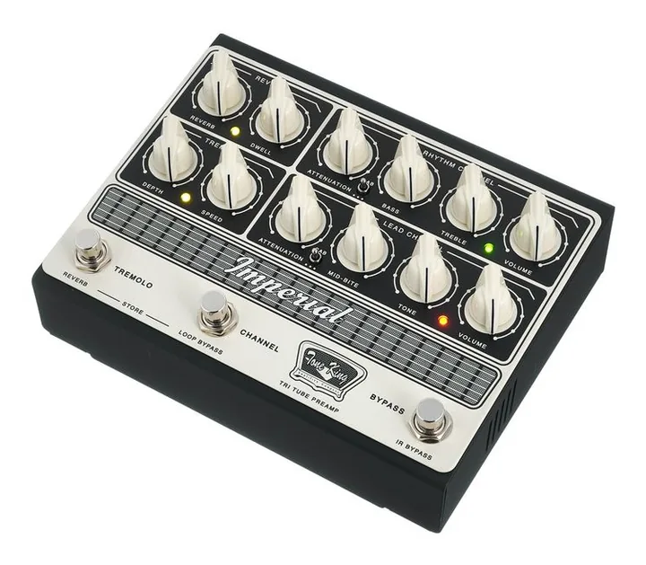 Tone King Imperial Tri-Tube Preamp fotografato frontalmente