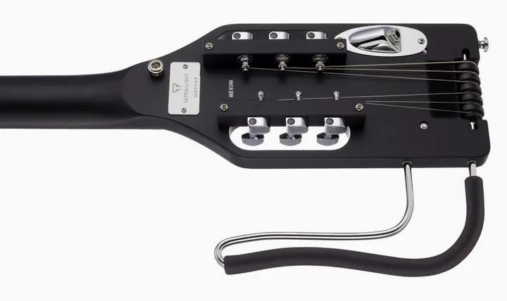 Traveler Guitar Electric Ultra Light Black, corpo e verniciatura in primo piano