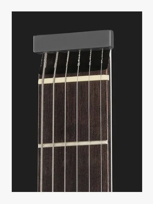 Traveler Guitar Ultra Light Electric SW, capotasto e prime posizioni della tastiera
