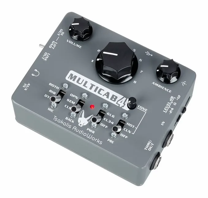 Tsakalis AudioWorks Multicab MK 4, footswitch in primo piano