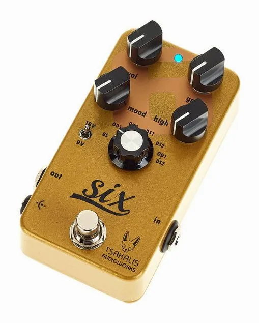 Tsakalis AudioWorks Six Boost/Overdrive/Distortion fotografato frontalmente