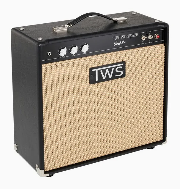 TWS SingleSix Combo, retro con le prese di collegamento
