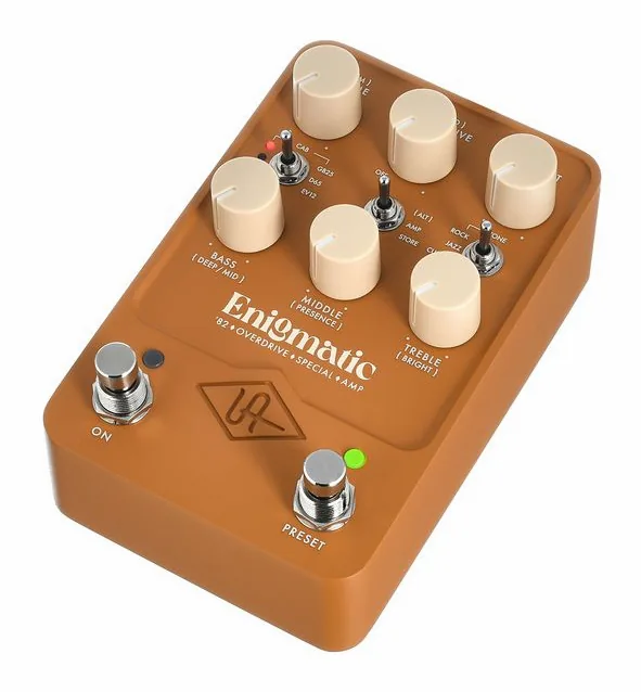 Universal Audio UAFX Enigmatic '82 Overdrive in primo piano frontale