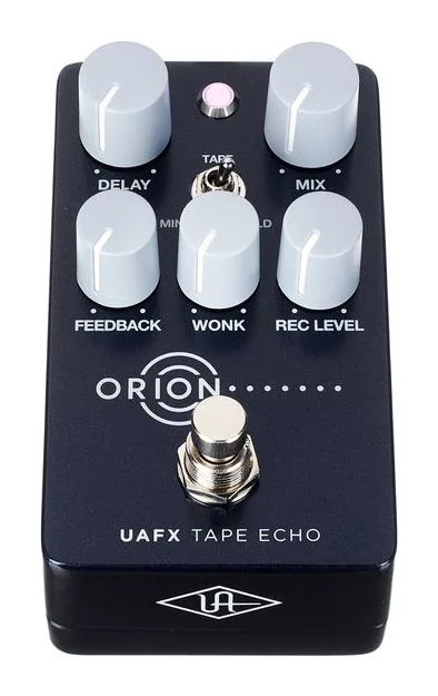 Universal Audio UAFX Orion Tape Echo, led e interruttore a pedale
