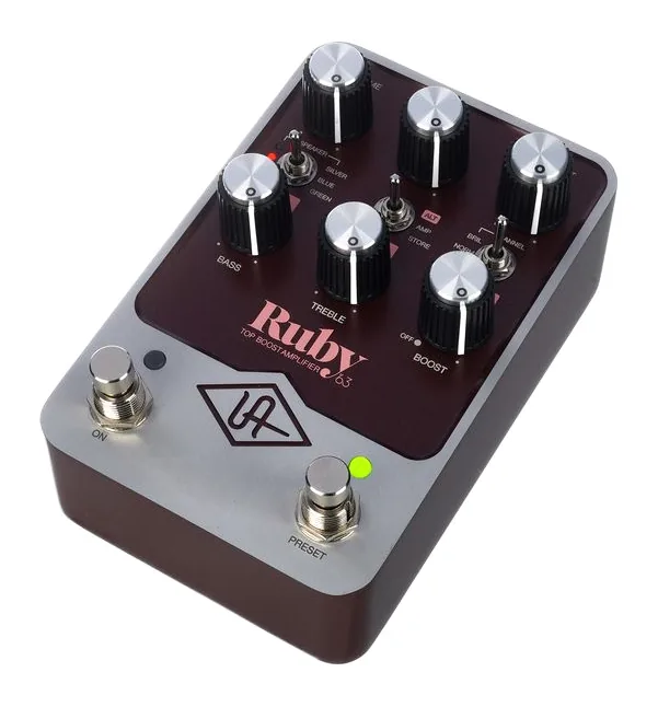 Universal Audio UAFX Ruby '63 fotografato frontalmente