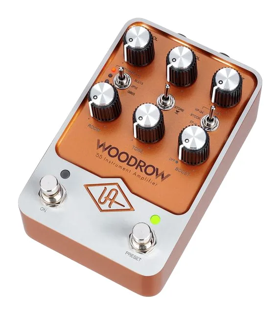 Universal Audio UAFX Woodrow '55 in primo piano frontale