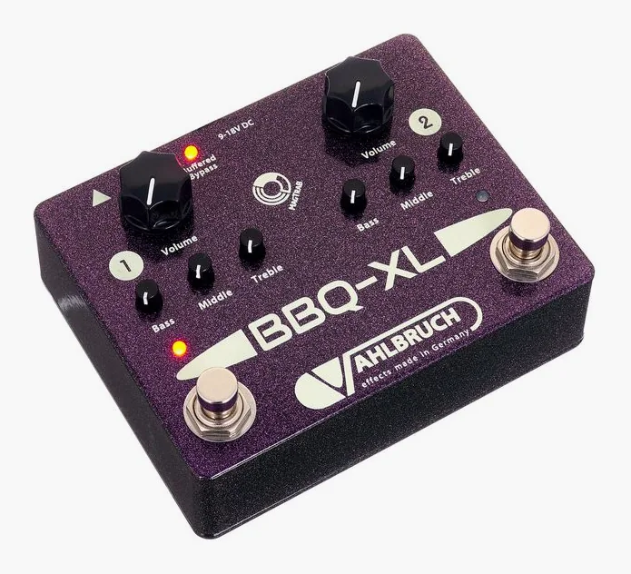 Vahlbruch BBQ-XL Buffer,Booster,EQ, footswitch in primo piano