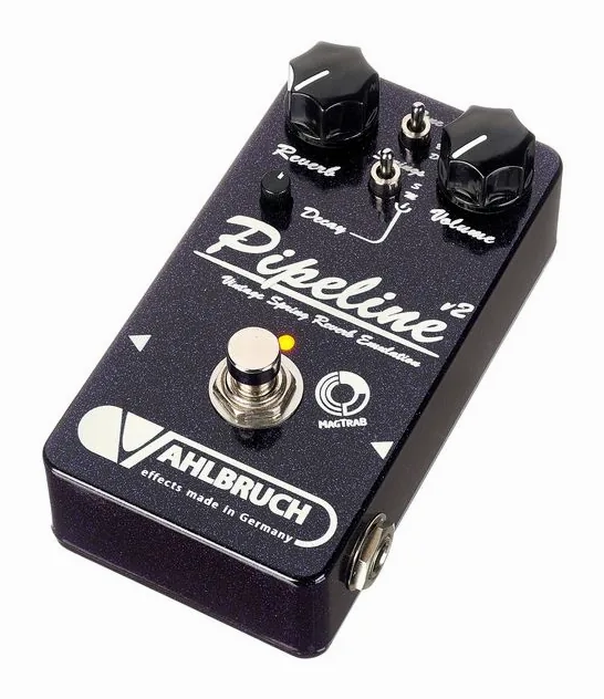 Vahlbruch Pipeline v2 Reverb inquadrato di fronte su sfondo neutro