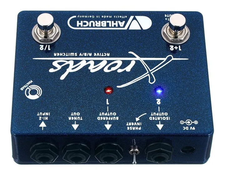 Vahlbruch Xroads active ABY Switch, footswitch in primo piano