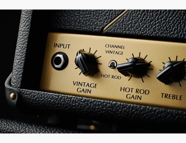 Victory Amplifiers Sheriff 25 Compact Head, manopole e selettore dei canali