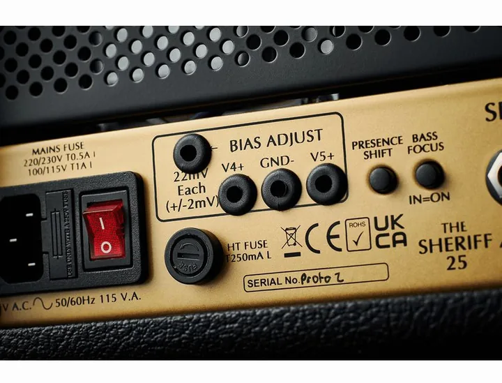 Victory Amplifiers Sheriff 25 Compact Head, vista dall'alto della testata