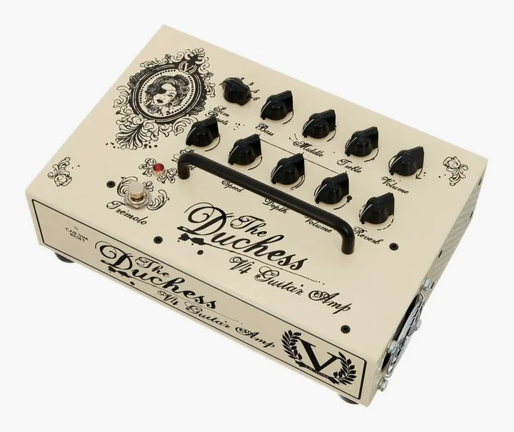 Victory Amplifiers V4 Duchess Power Amp TN-HP visto di fronte