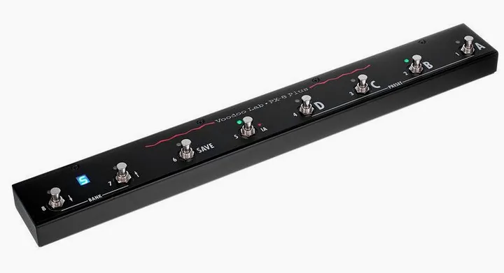 Voodoo Lab Pedal Switcher PX-8 Plus, footswitch in primo piano