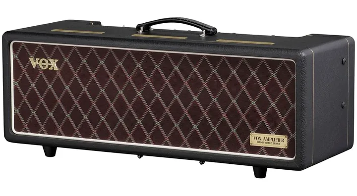 Vox AC30 HW 30W inquadrato di fronte su sfondo neutro