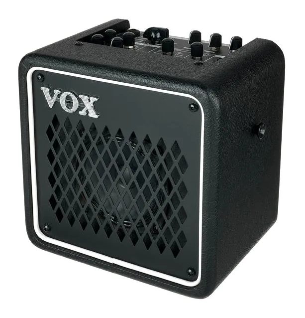 Vox Mini Go 3 inquadrato di fronte su sfondo neutro