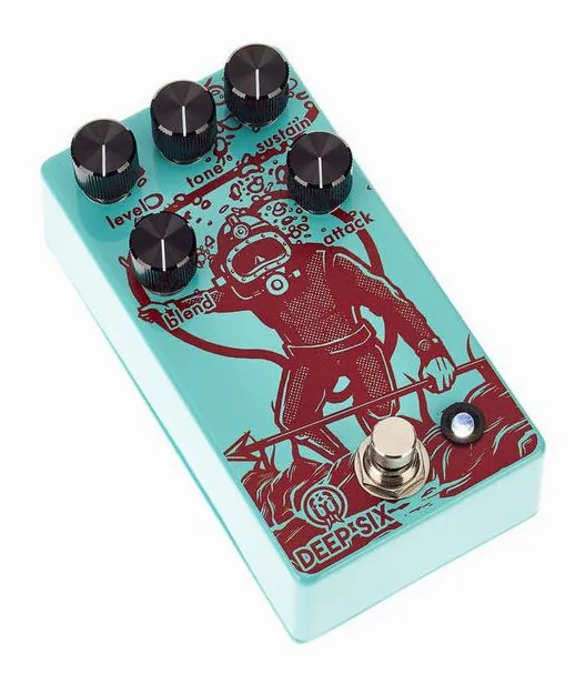 Walrus Audio Deepsix V3, footswitch in primo piano