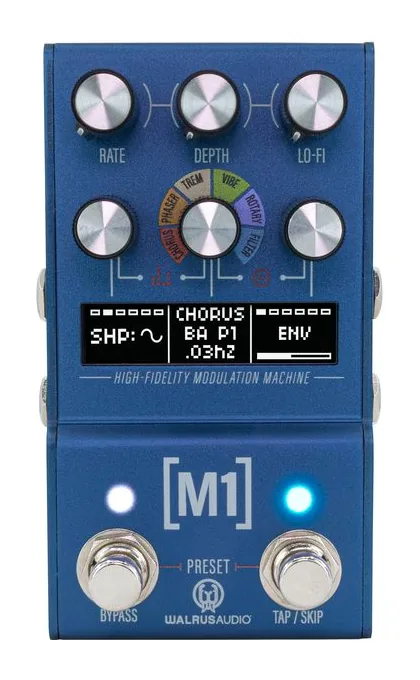 Walrus Audio MAKO M1 MKII, footswitch in primo piano