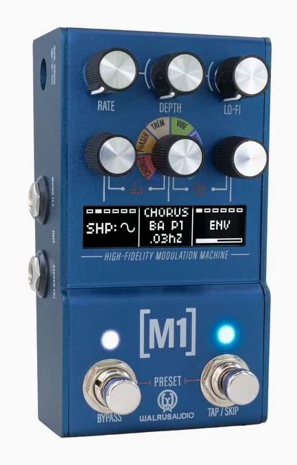 Walrus Audio MAKO M1 MKII, footswitch in primo piano